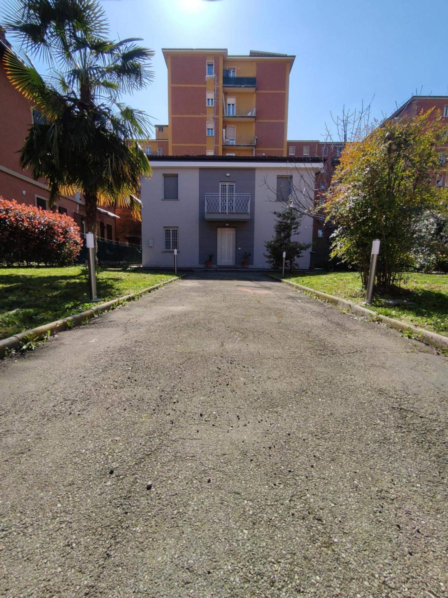 Grigio Perla Panigale, Villetta Con Giardino E Parcheggio Privato Fino A Tre Posti Auto - Un Oasi Di Tranqullita 볼로냐 외부 사진